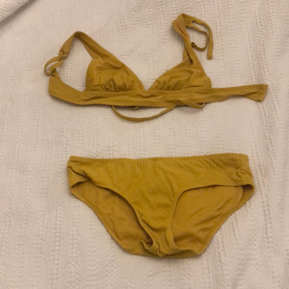 perfect condition- i just dont like the color